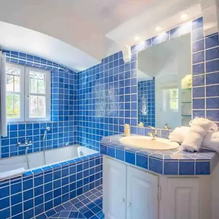 Σπίτι διακοπών Charming House With Swimming Pool *