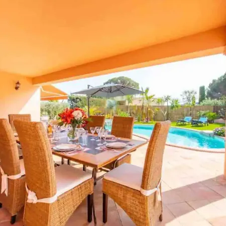 Charming House With Swimming Pool